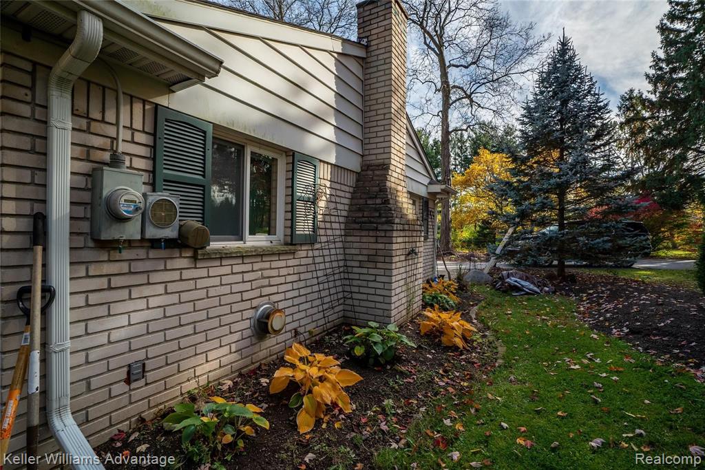 2360 West Square Lake Road Troy, MI 48098 - Photo 37 of 45