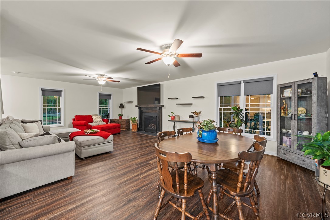2829 Preston Park Way Sandy Hook, VA 23153 - Photo 11 of 36 a living room with furniture and wooden floor