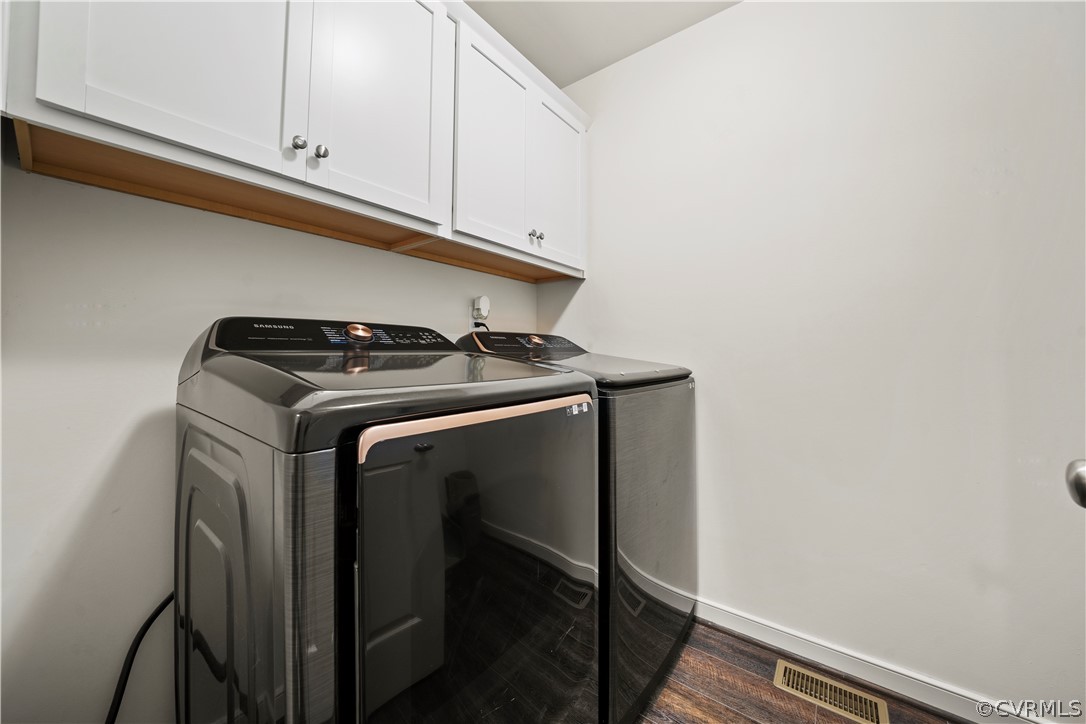 2829 Preston Park Way Sandy Hook, VA 23153 - Photo 32 of 36 a utility room with dryer and washer