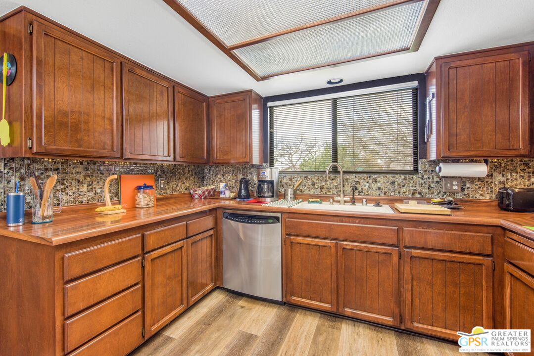 5495 Bartlett Drive San Bernardino, CA 92407 - Photo 13 of 55