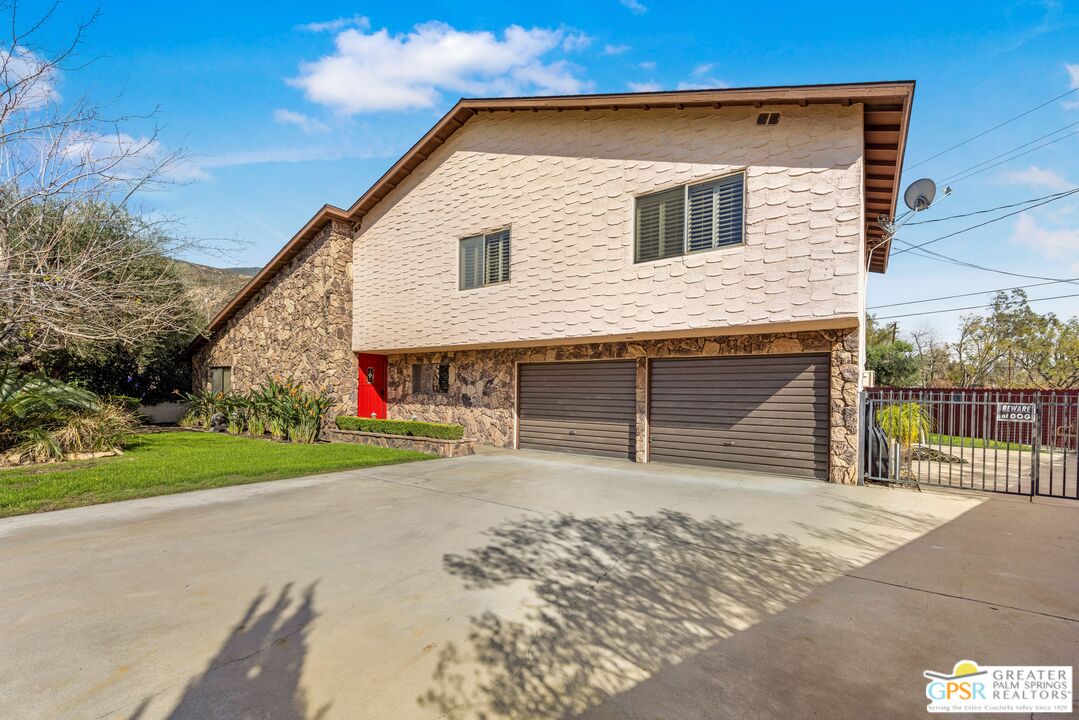 5495 Bartlett Drive San Bernardino, CA 92407 - Photo 2 of 55