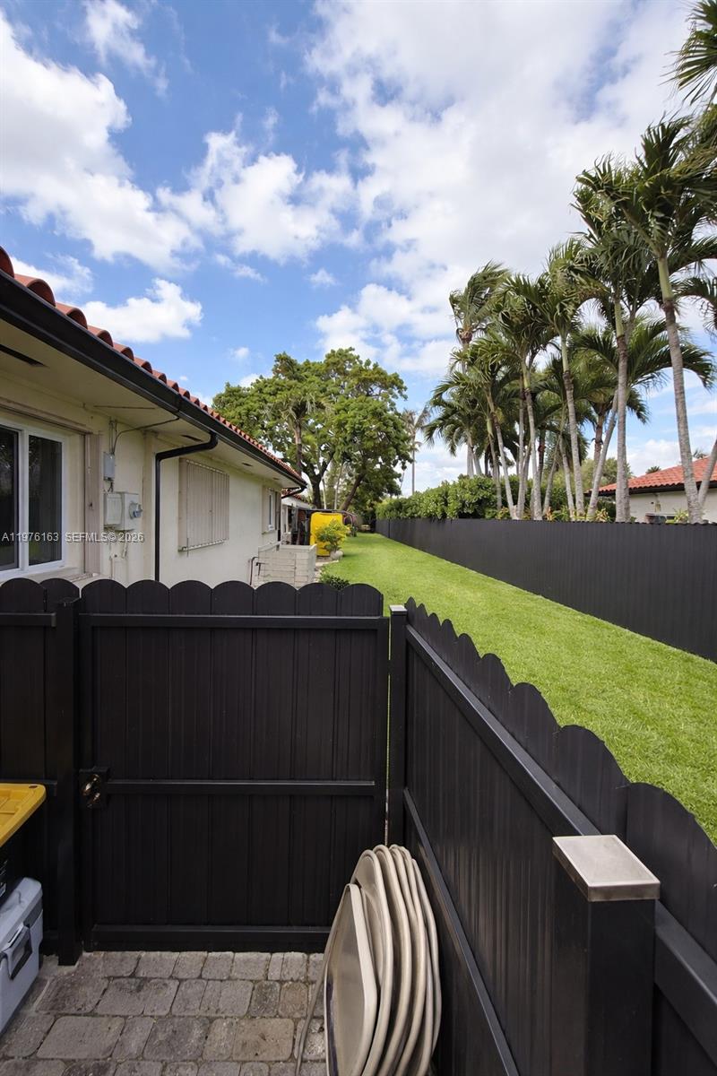 3500 Southwest 128th Avenue Miami, FL 33175 - Photo 6 of 27 a view of outdoor kitchen and entertaining space