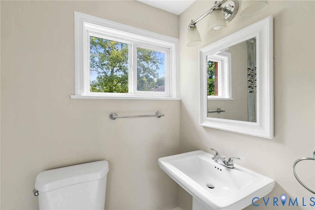 9100 Gayton Road Henrico, VA 23229 - Photo 9 of 21 Gallery Image 9