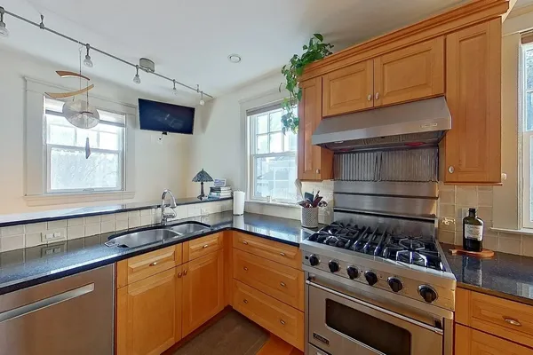 $25,000 | 27 Cranston Avenue, Newport, RI 02840