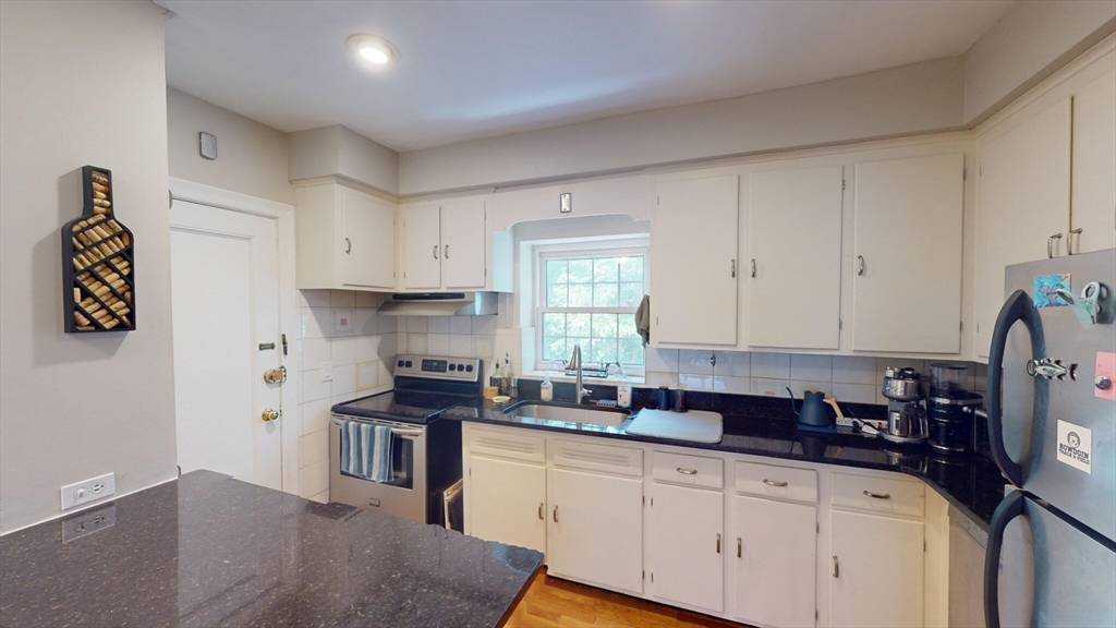 159 St Paul Street, Unit 7 Brookline, MA 02446 - Photo 6 of 12