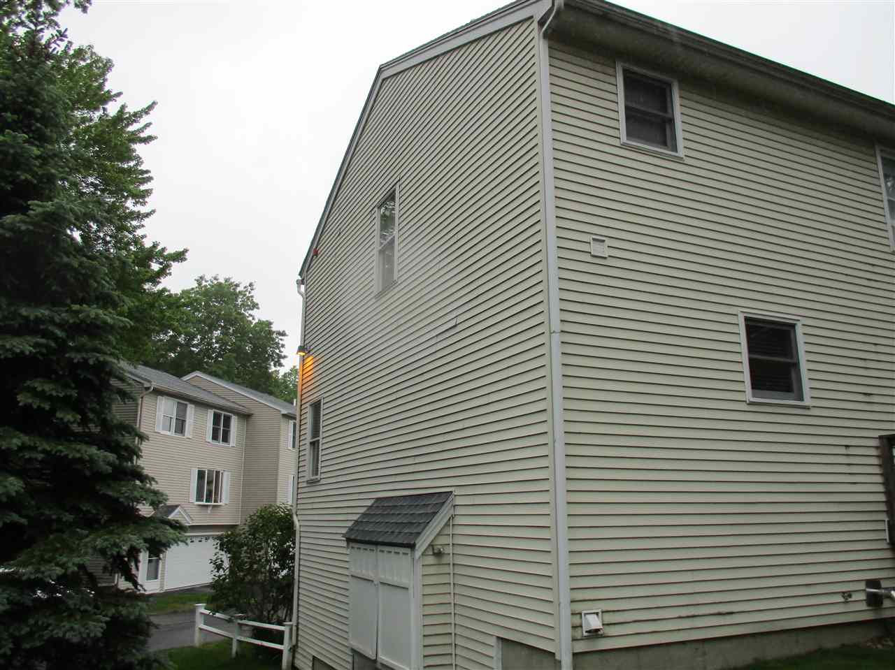 628 Hackett Hill Road, Unit A001 Manchester, NH 03102 - Photo 4 of 33