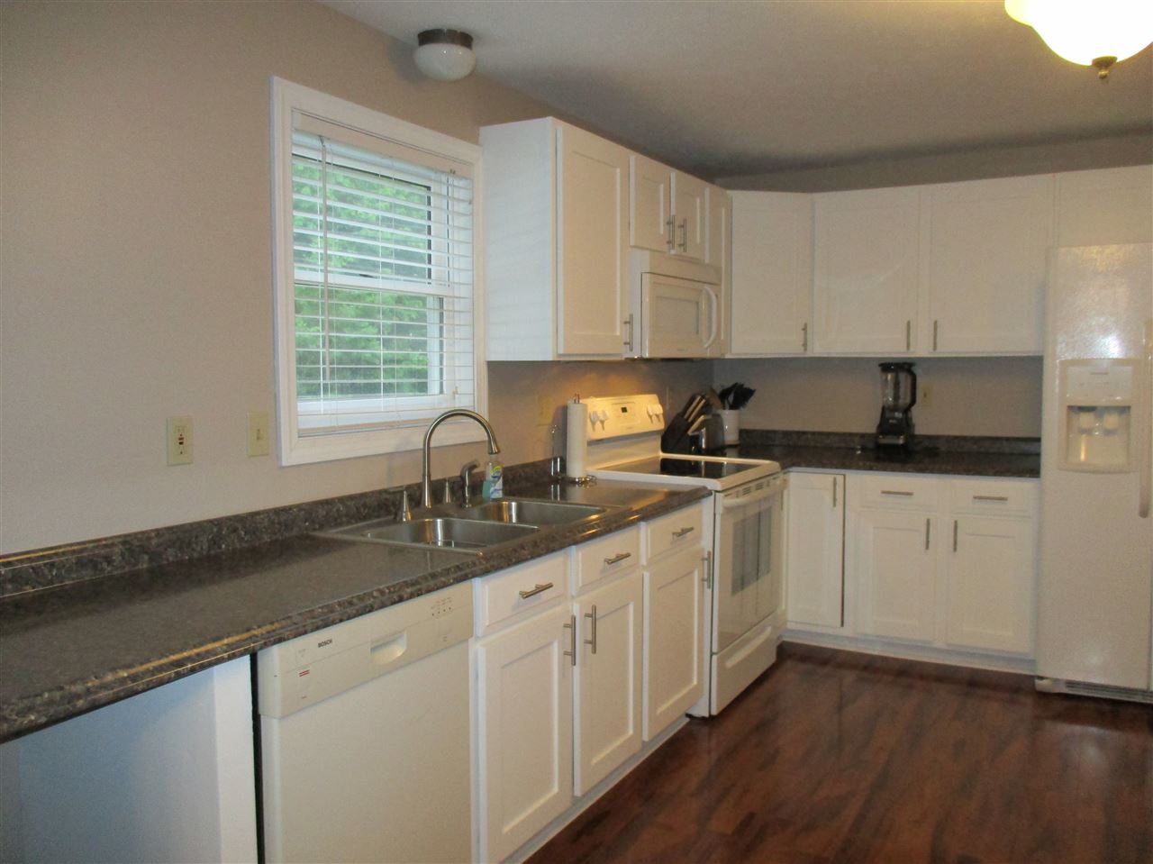 628 Hackett Hill Road, Unit A001 Manchester, NH 03102 - Photo 6 of 33