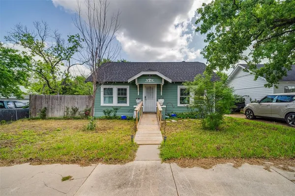 $195,000 | 425 West Ball Street, Weatherford, TX 76086