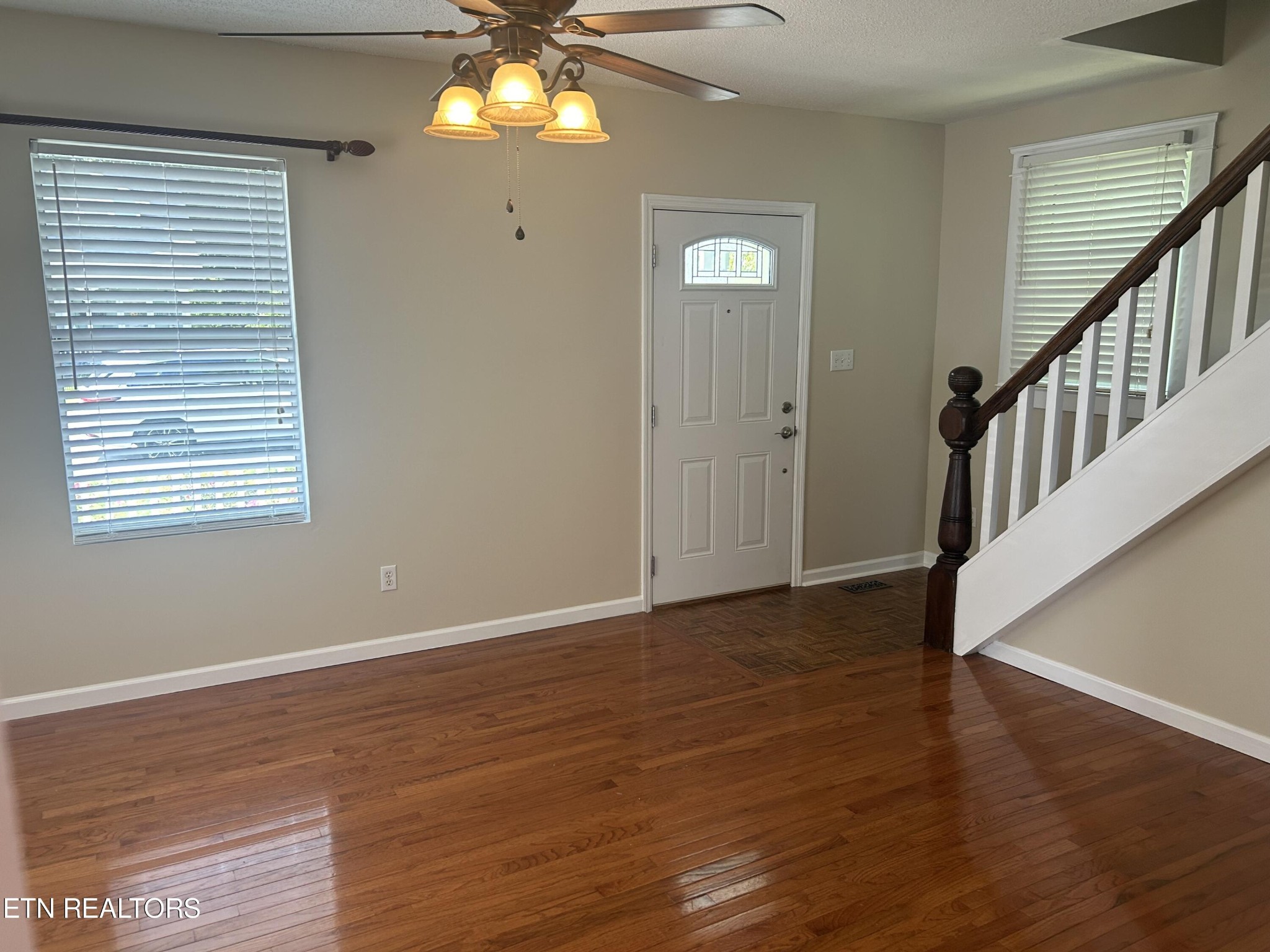 334 West Lincoln Road Alcoa, TN 37701 - Photo 4 of 26 Gallery Image 4