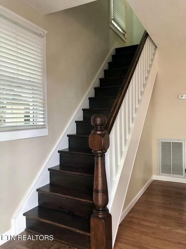 334 West Lincoln Road Alcoa, TN 37701 - Photo 8 of 26 Gallery Image 8