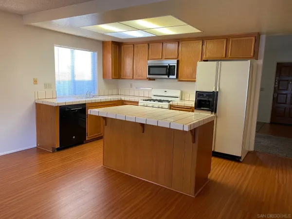 $3,400 | 9888 Dauntless Street, San Diego, CA 92126