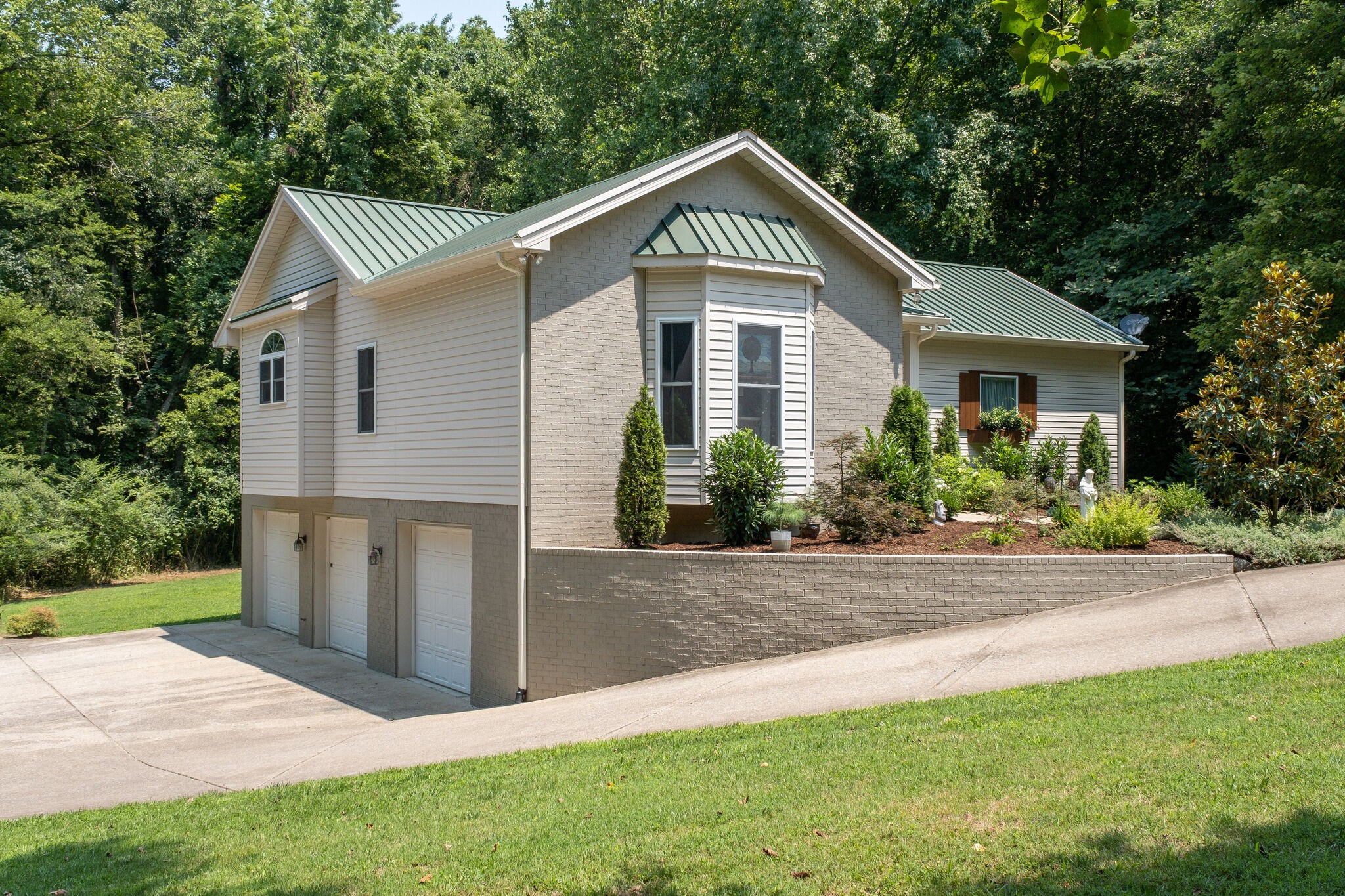 116 Burris Road Mount Juliet, TN 37122 - Photo 2 of 46 Gallery Image 2