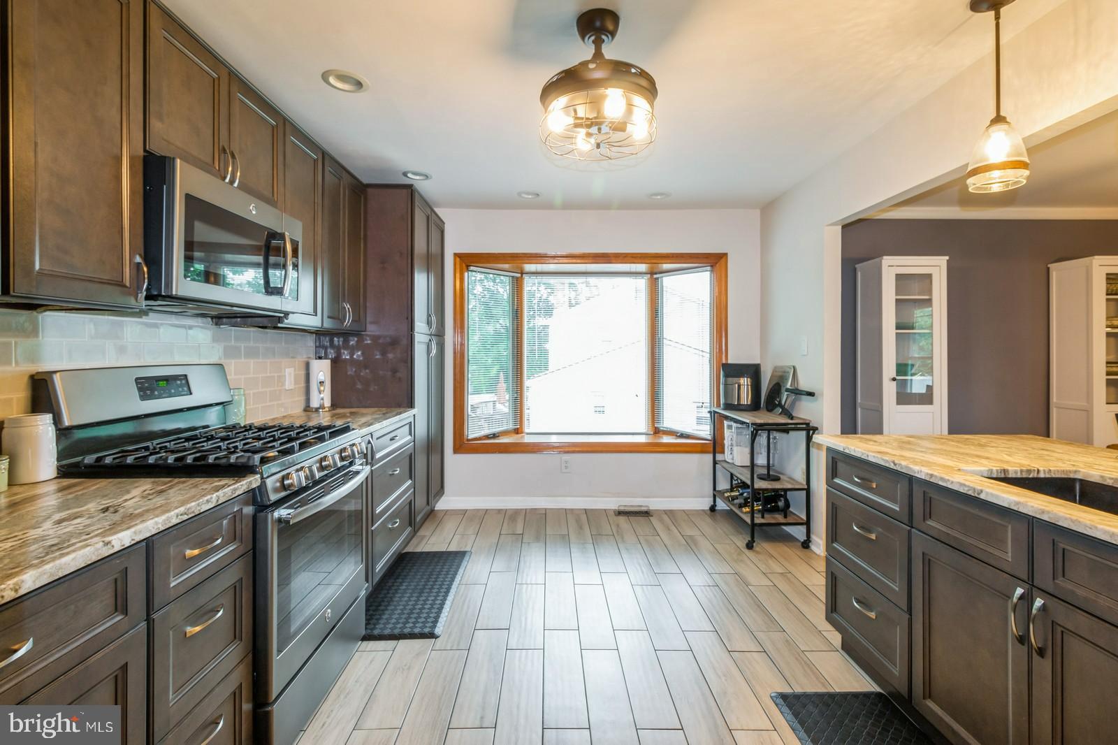 2905 Georgetown Road Cinnaminson, NJ 08077 - Photo 8 of 28 Beautiful kitchen w/newer appliances