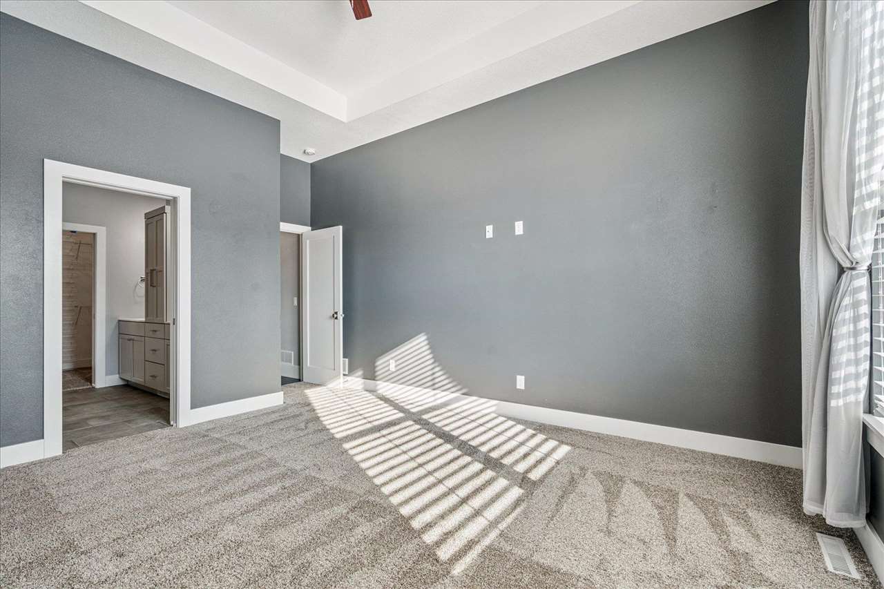 9243 Feather Ridge Pass Cedar Rapids, IA 52411 - Photo 17 of 48 Gallery Image 17