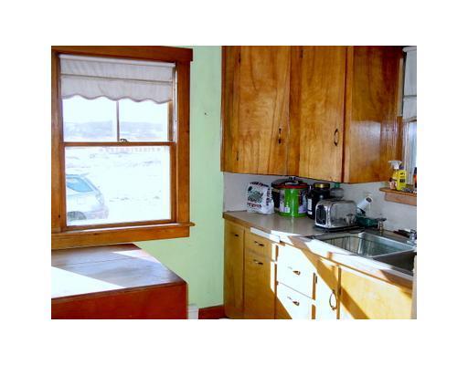 864 Camden Road Warren, ME 04864 - Photo 5 of 12 Kitchen.