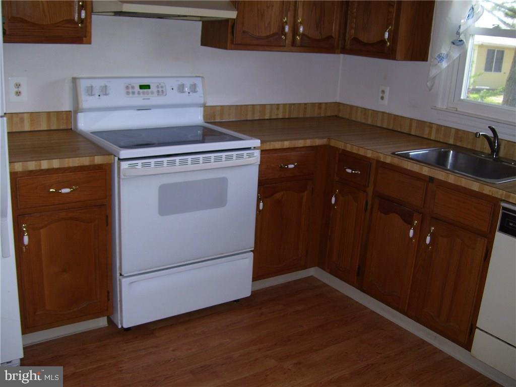 59 Sycamore Access Road, Unit 11 Manahawkin, NJ 08050 - Photo 10 of 18