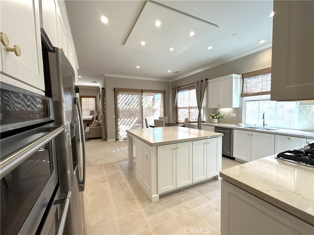 86 Meander Irvine, CA 92620 - Photo 8 of 33