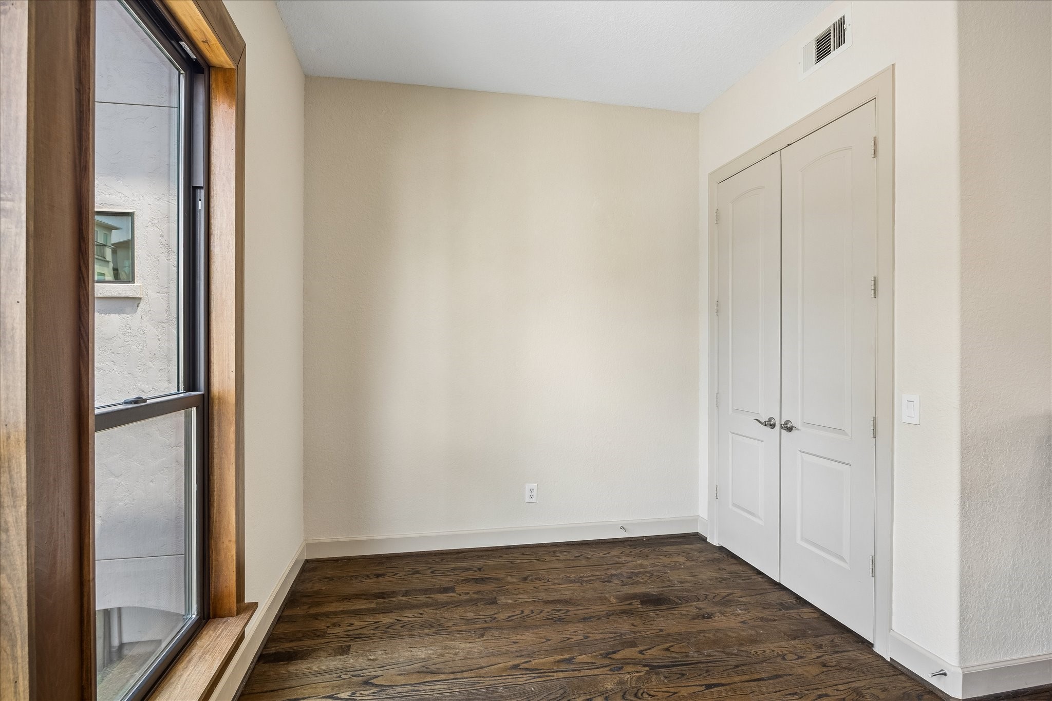 4301 Gibson Street Houston, TX 77007 - Photo 13 of 24 Breakfast area and pantry off of kitchen.