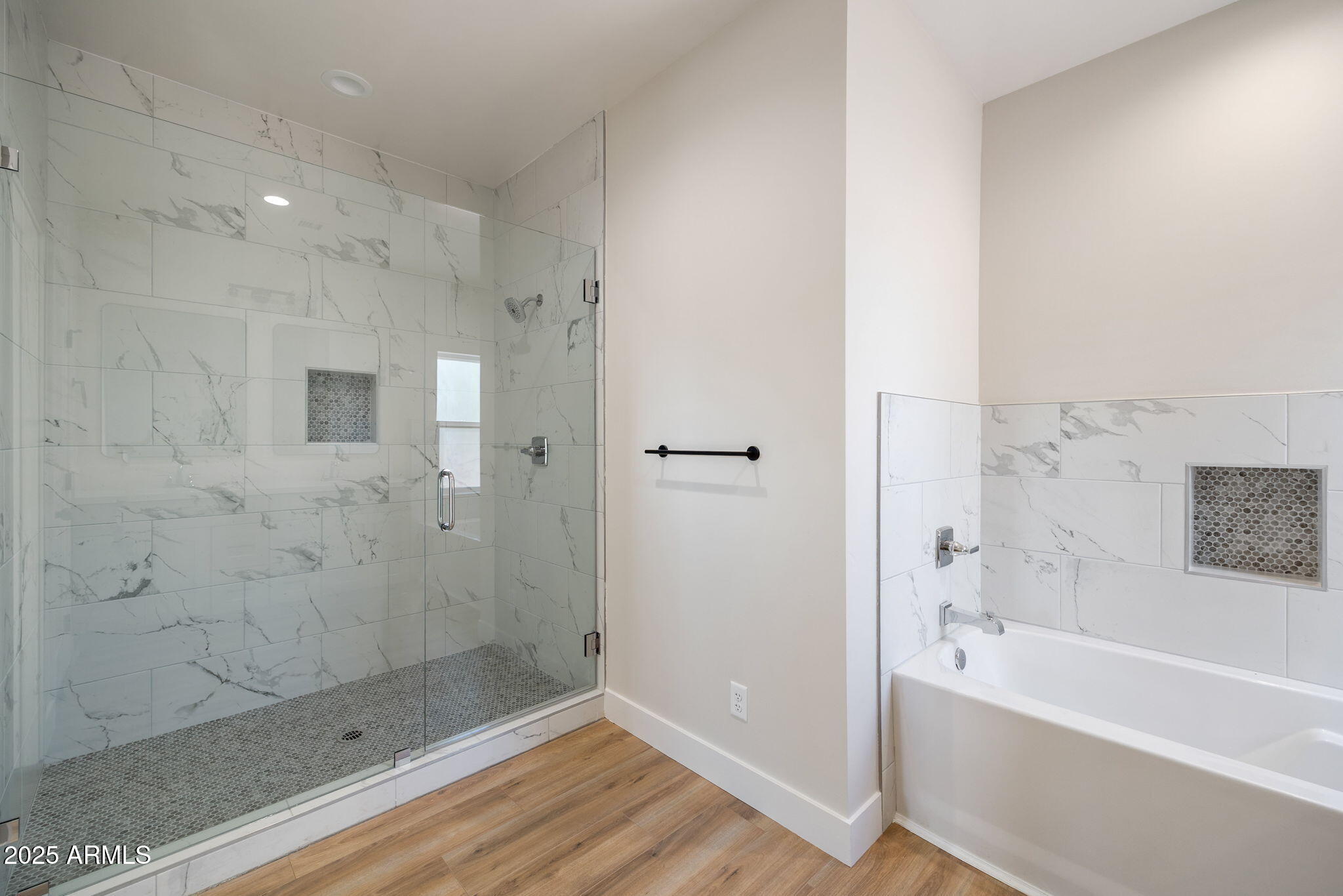 855 10th South St. Johns, AZ 85936 - Photo 22 of 41 a bathroom with a bathtub and shower