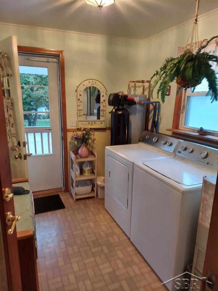 10490 Garfield Road Freeland, MI 48623 - Photo 3 of 14 50025454-2.JPG