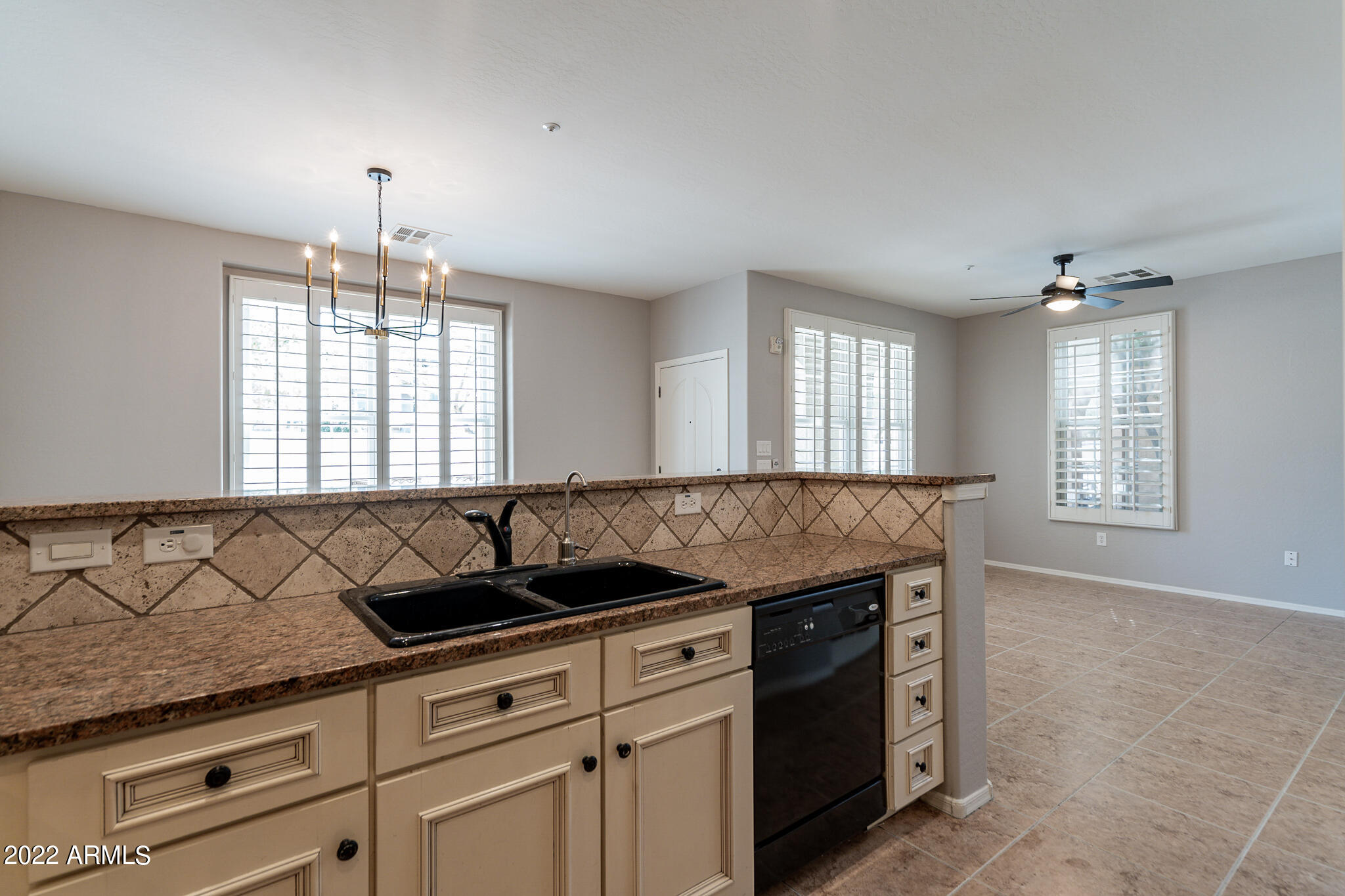 1967 East Frye Road, Unit 102 Gilbert, AZ 85295 - Photo 13 of 34 Kitchen
