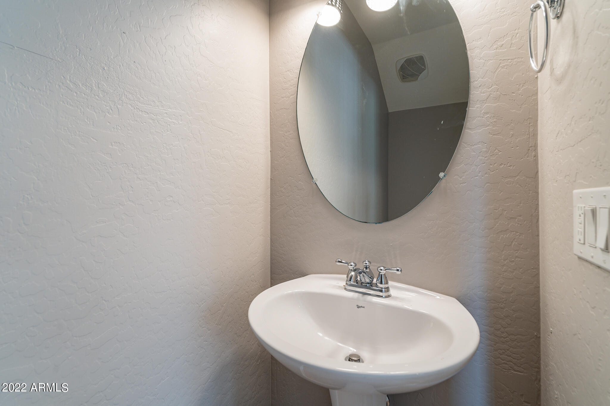 1967 East Frye Road, Unit 102 Gilbert, AZ 85295 - Photo 19 of 34 Powder Room