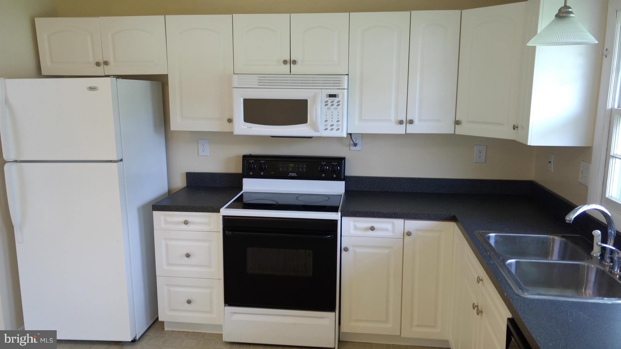 6015 Suzanne Road Waldorf, MD 20601 - Photo 5 of 18 Kitchen