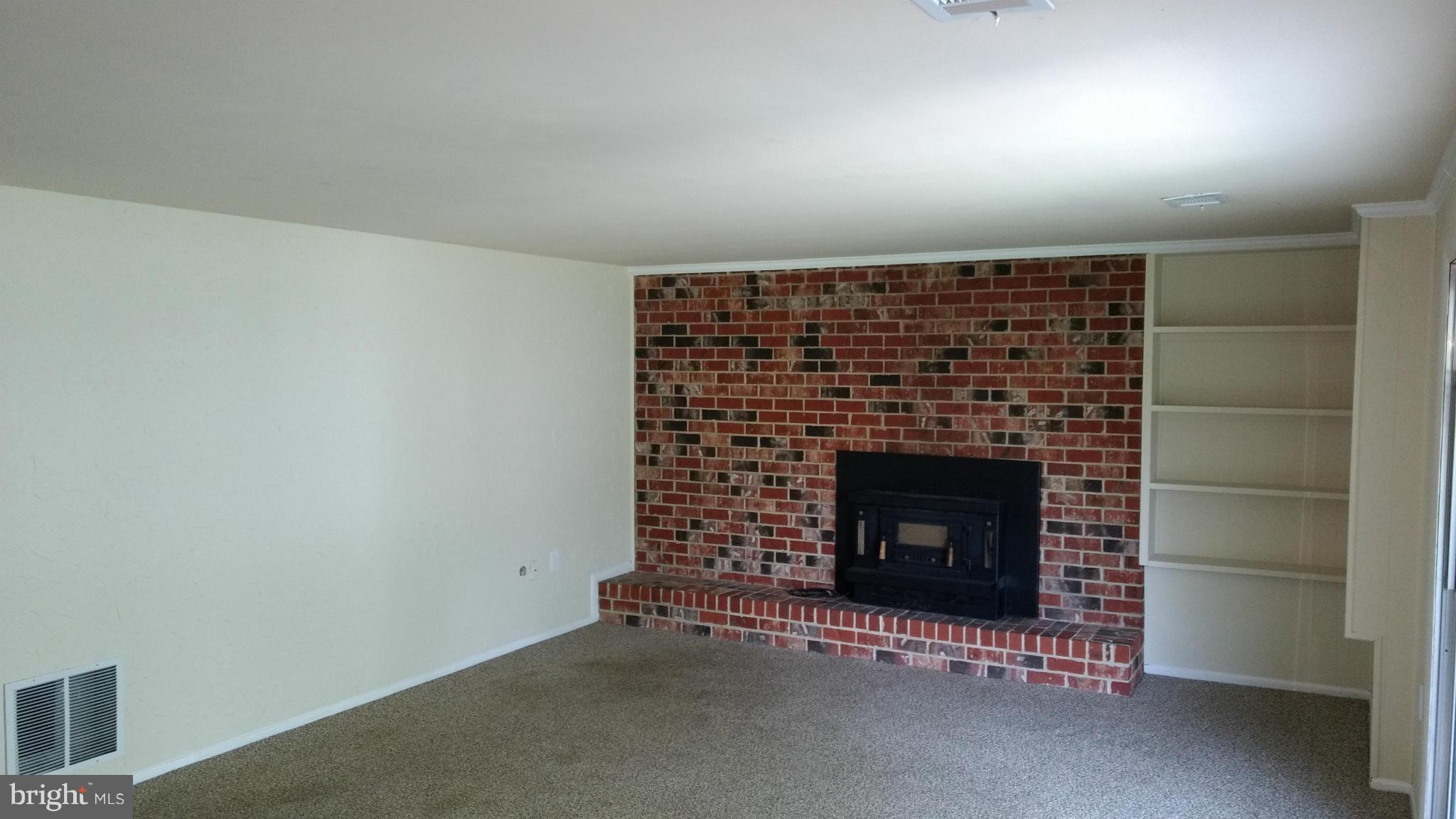 6015 Suzanne Road Waldorf, MD 20601 - Photo 9 of 18 Family Room