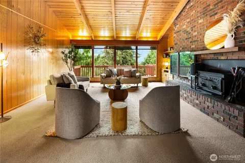 $1,100,000 | 22516 100th Place Southwest, Vashon, WA 98070