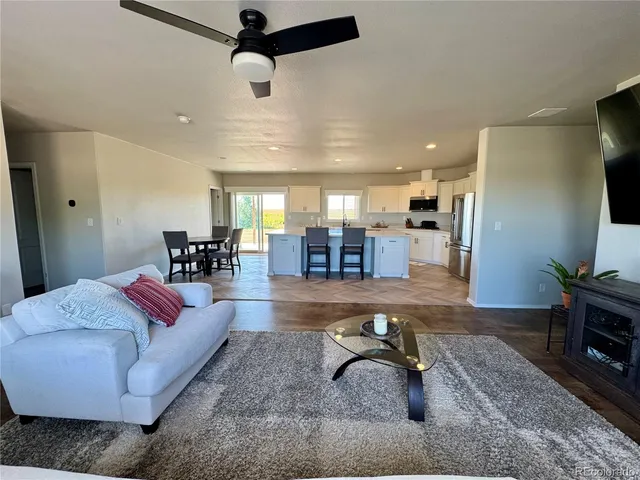 $639,000 | 33118 County Road 8, Keenesburg, CO 80643