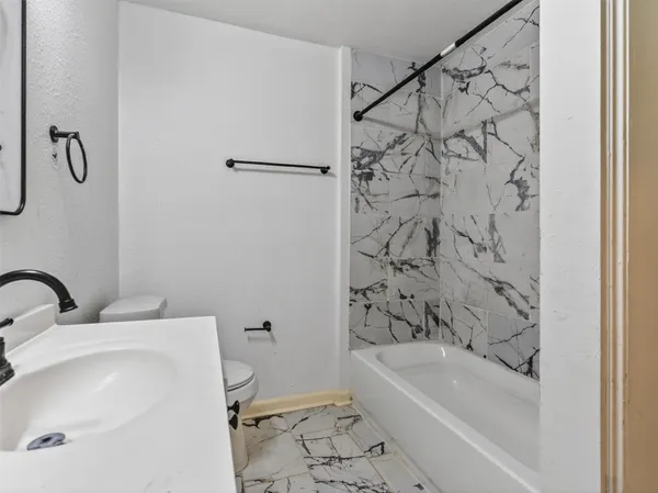 $2,900 | 11515 Iberia Drive, Houston, TX 77065