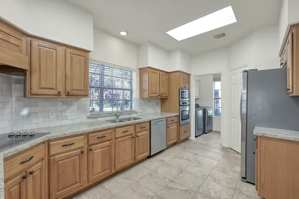 $3,050 | 23 Heathstone Place, The Woodlands, TX 77381