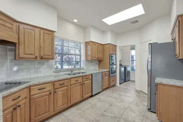 $3,050 | 23 Heathstone Place, The Woodlands, TX 77381