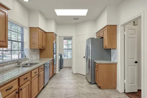 $3,050 | 23 Heathstone Place, The Woodlands, TX 77381