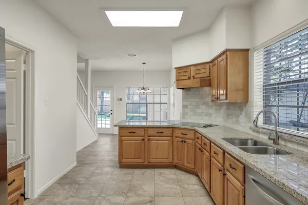 $3,050 | 23 Heathstone Place, The Woodlands, TX 77381