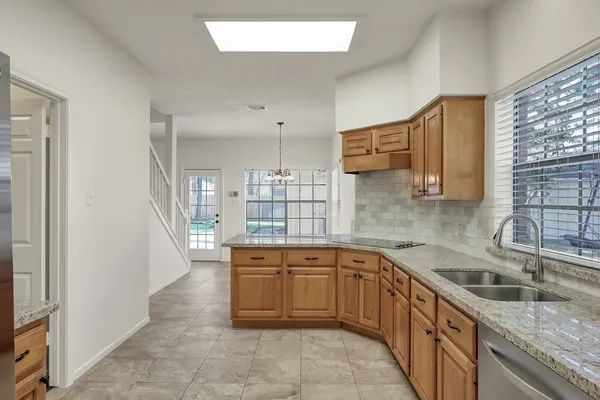 $3,050 | 23 Heathstone Place, The Woodlands, TX 77381