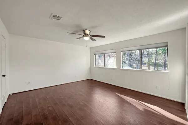 $3,050 | 23 Heathstone Place, The Woodlands, TX 77381