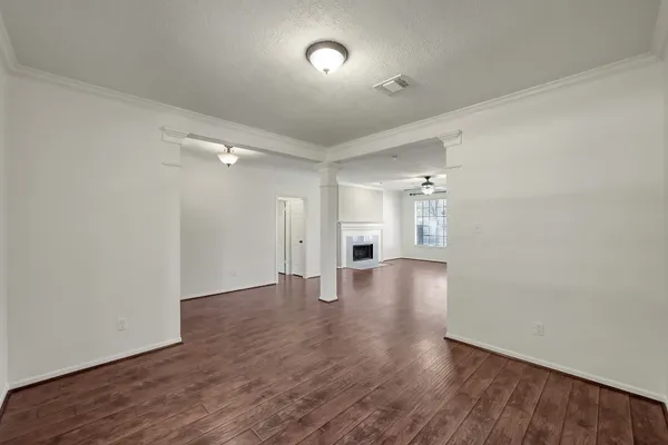 $3,050 | 23 Heathstone Place, The Woodlands, TX 77381