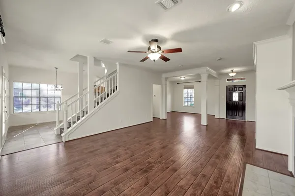 $3,050 | 23 Heathstone Place, The Woodlands, TX 77381