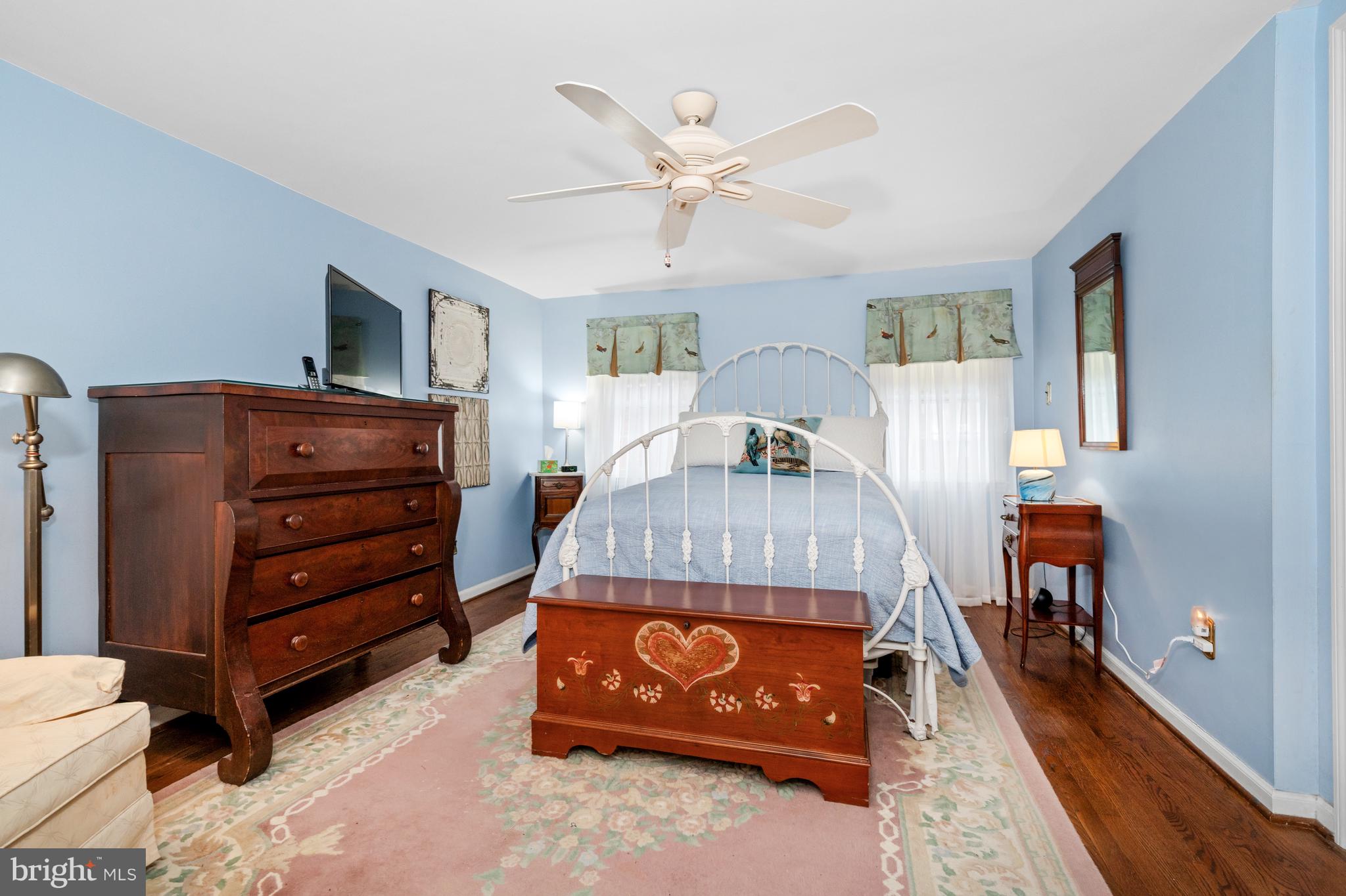 55 Ivy Road Wilmington, DE 19806 - Photo 21 of 38 a bedroom with a bed and a dresser