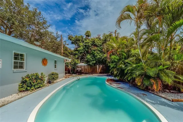 $3,250 | 10842 61st Avenue, Seminole, FL 33772