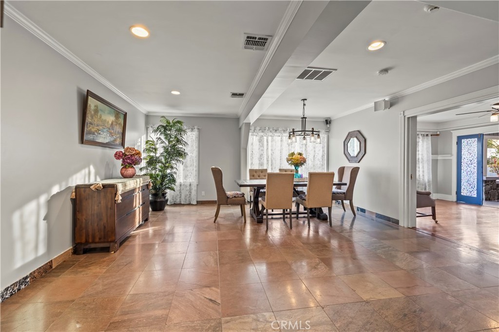 790 North El Molino Avenue Pasadena, CA 91104 - Photo 13 of 34 a view of a dining room with furniture