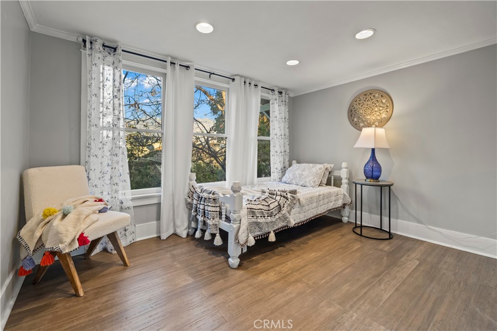 790 North El Molino Avenue Pasadena, CA 91104 - Photo 25 of 34 a bedroom with bed and a window