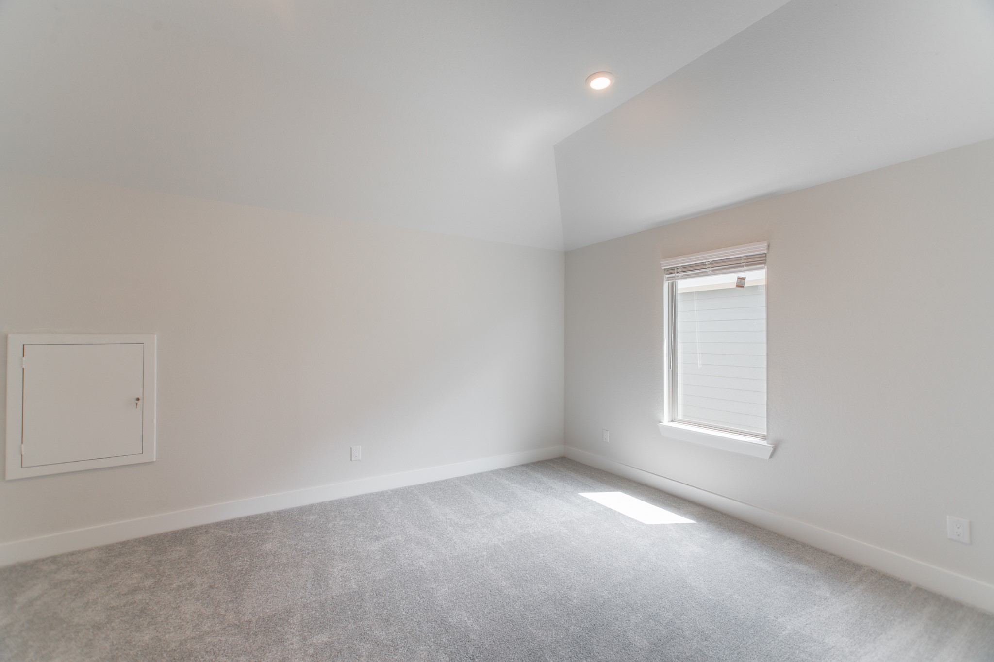 10539 Preserve Way Conroe, TX 77385 - Photo 21 of 31 an empty room with a window