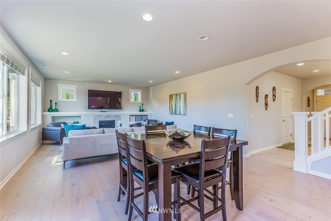 5638 Northeast 9th Street Renton, WA 98059 - Photo 10 of 40 a dining room with furniture and window