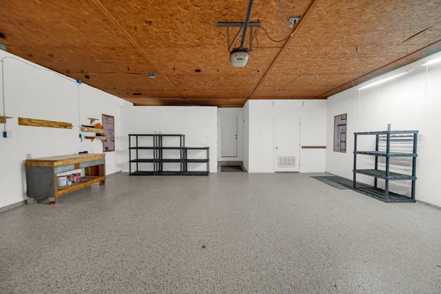 a view of livingroom with furniture