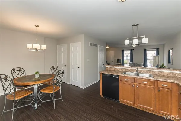 $247,000 | 208 Candice Way, St. Peters, MO 63376