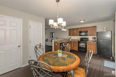 $247,000 | 208 Candice Way, St. Peters, MO 63376