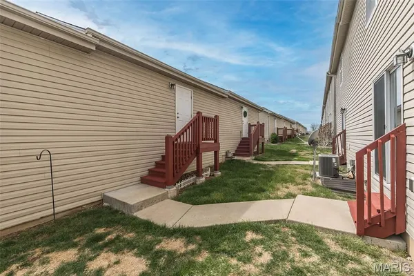 $247,000 | 208 Candice Way, St. Peters, MO 63376