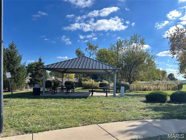 $247,000 | 208 Candice Way, St. Peters, MO 63376